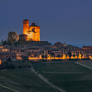 Serralunga d'Alba - By night